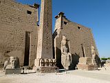 Louxor Temple Colosse Ramses 0005